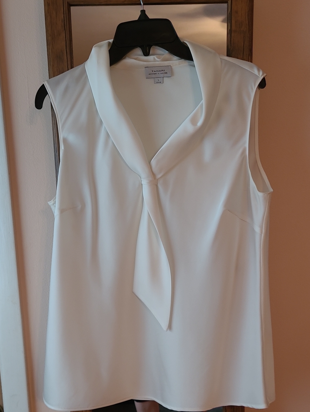Tahari ASL White Sleeveless Tie-Neck Blouse